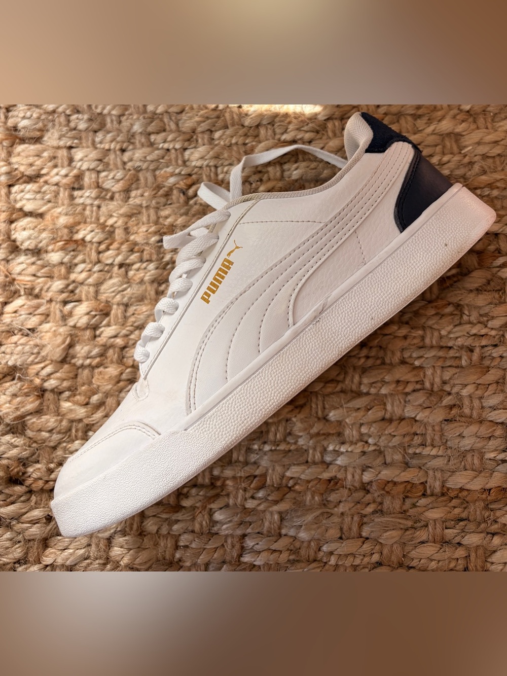 Puma Shuffle 309668 Men’s White Low-Top Sneaker with Navy Heel Tab Size 9